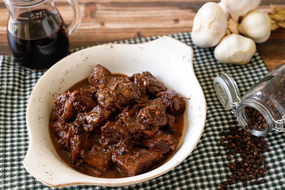 Peposo alla Fornacina: un capolavoro della cucina rustica toscana