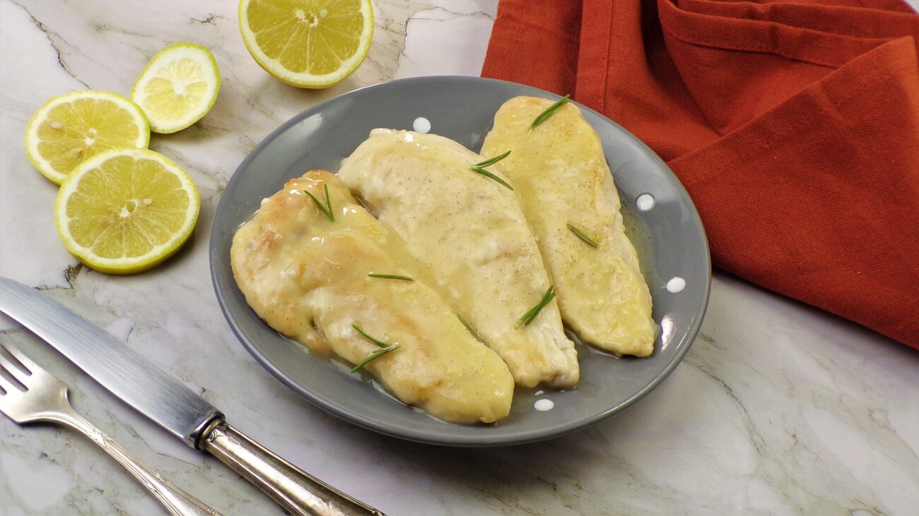 Scaloppine al limone con patate al forno e rosmarino fresco: La Ricetta Perfetta