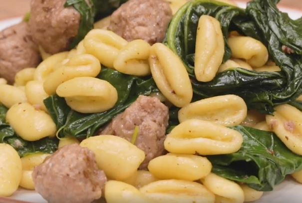 Ricetta dei cavatelli con salsiccia e cime di rapa: un gusto autentico del sud