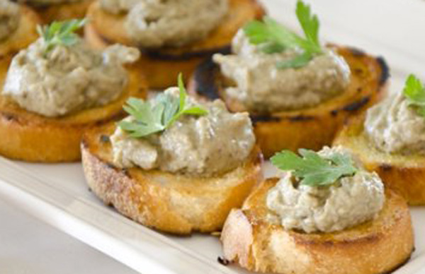 Ricetta crostini alla crema di melanzane al microonde