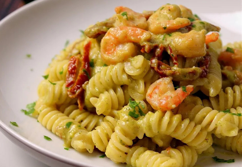 Preparazione Facile e Veloce: Fusilli al dente con Scampi e Zucchine