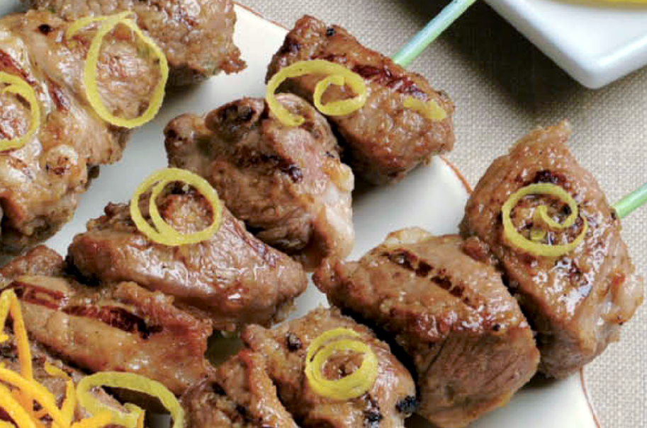 Spiedini di Agnello al Limone: Un Delizioso Viaggio Culinaro