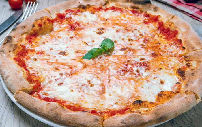 Come preparare a vera Pizza Margherita: La Guida Definitiva