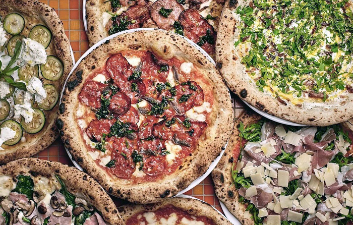 Pizza Napoletana: La Ricetta Autentica per un Capolavoro della Tradizione