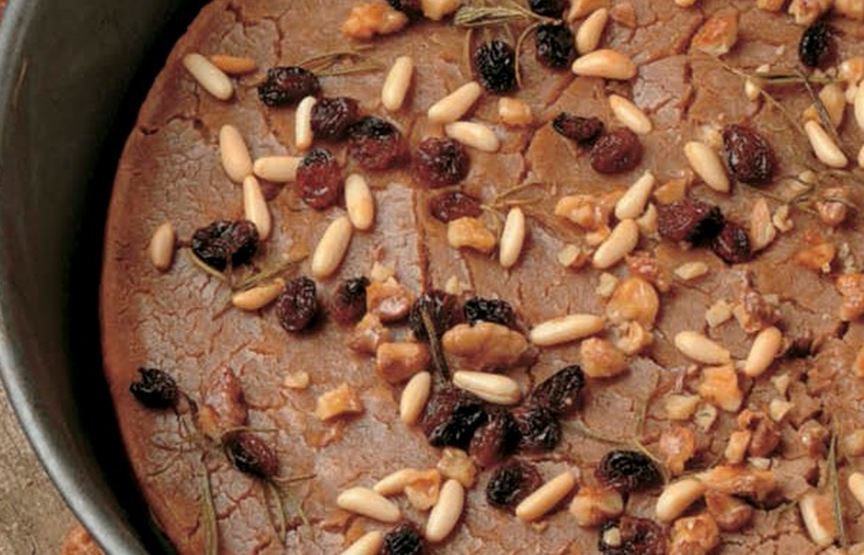 Castagnaccio: La Ricetta del Dolce Tradizionale Toscano