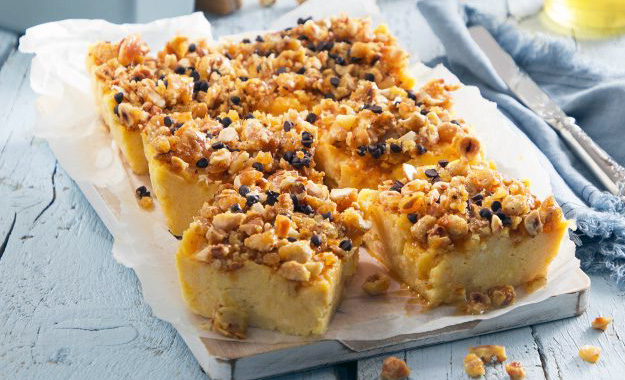 Budino di Polenta con Prugne Secche: Una Ricetta Tradizionale e Deliziosa