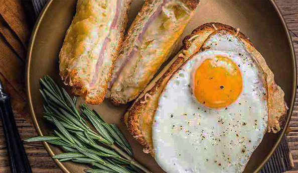 Scopri il Delizioso Mondo del Croque Madame: Un’Icona del Comfort Food Francese